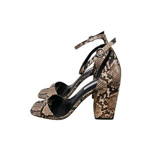 Chelsea & Violet Tara Womens Size 8 Snake Print Ankle Strap Peep Toe Sandals